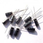 capacitor eletrolitico 10uf/50v